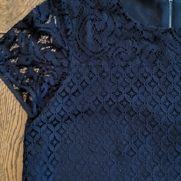 Ann Taylor Navy Lace Blouse Size M - Picture 2 of 5